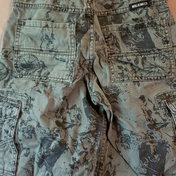 WRG Jean Co. Shorts, Olive-green with designs in black, Size 8R - Picture 13 of 14